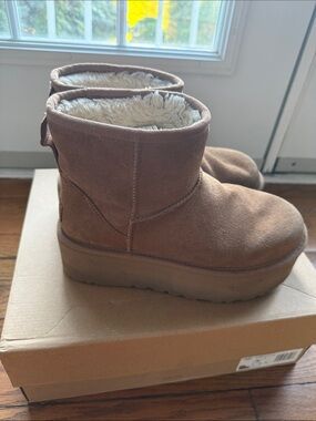 UGG classic mini platform